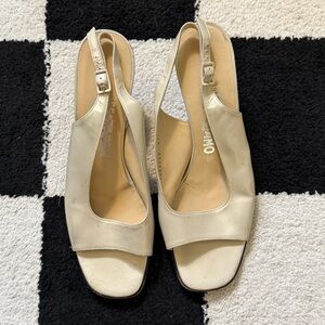 Ferragamo Elegant Cream Slingback Sandals